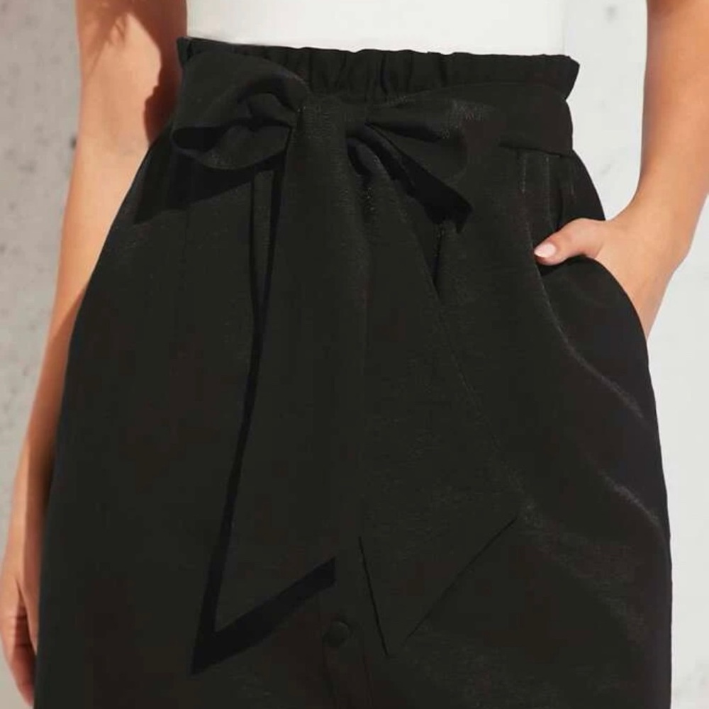 black highwaist skirt